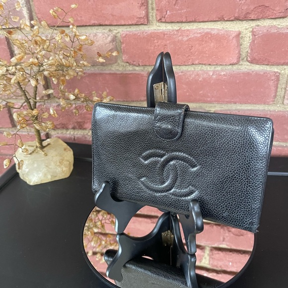 CHANEL Handbags - 🔥Authentic🔥 Chanel🔥 black 🔥long wallet🔥